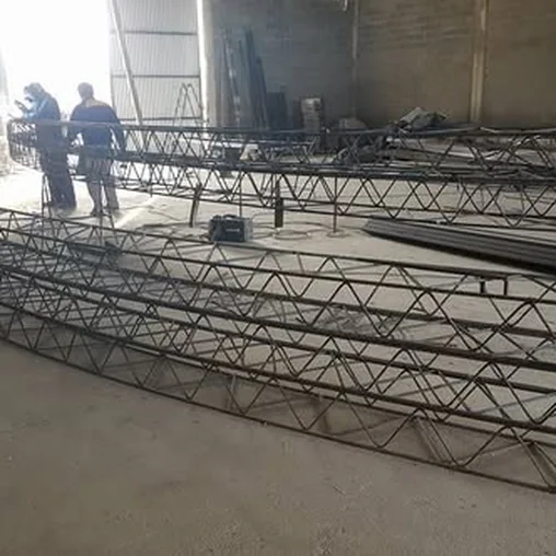 Soldadura y montaje de estructura metálica de tinglado parabólico